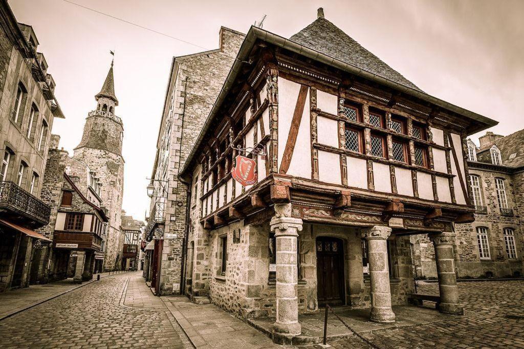 Appartement De La Tour De L'Horloge De Dinan Eksteriør billede